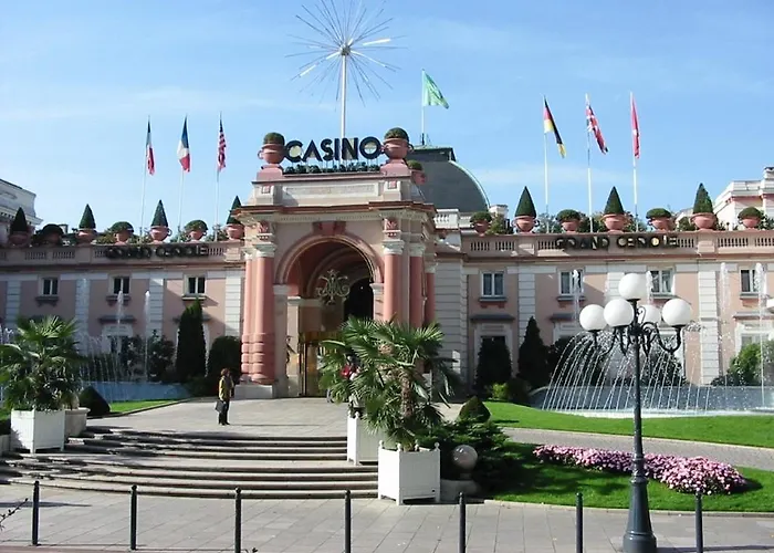 Le156 Cosy Thermes, Piscine & Box Prive エクスレバン